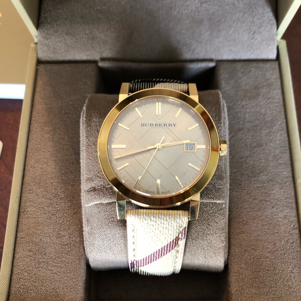 burberry swiss made sapphire crystal 65667 watch